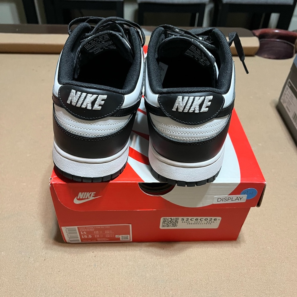 Nike Men's Black and White Low-Top Sneakers